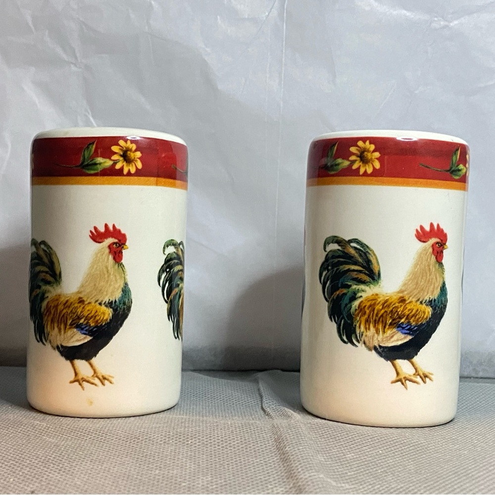 Ceramic Roster Design Salt & Pepper Shakers